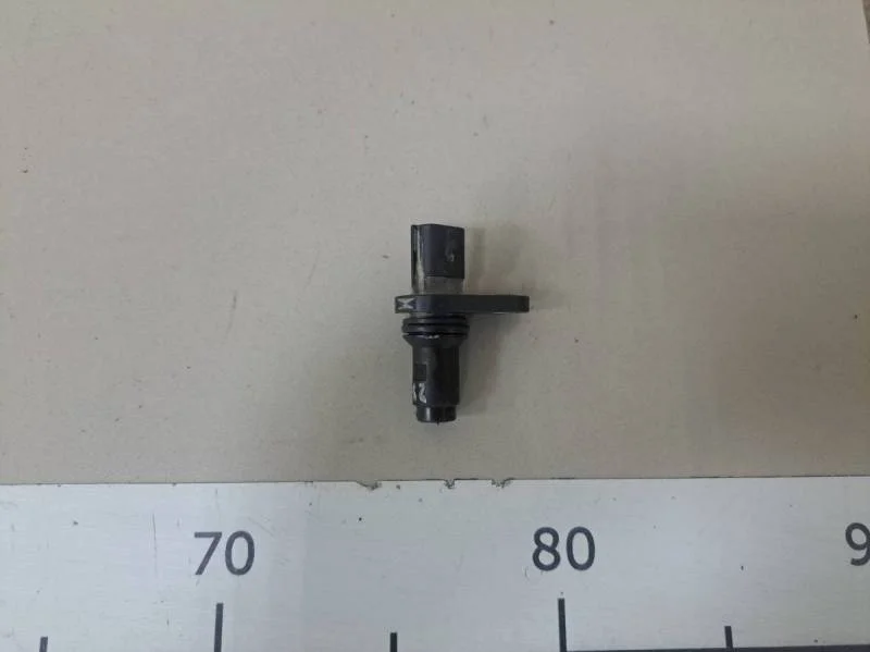 Датчик положения коленвала Nissan Tiida (C11) 2007-2014
