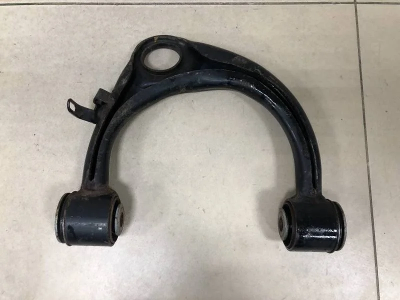 Рычаг передний верхний правый Toyota Land Cruiser (J100) 1998-2007