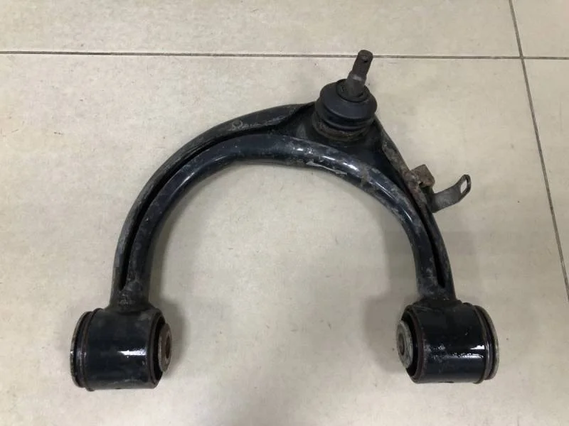 Рычаг передний верхний левый Toyota Land Cruiser (J100) 1998-2007