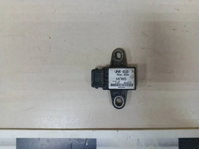 Датчик ускорения Kia Sorento (BL, JC) 2002-2009