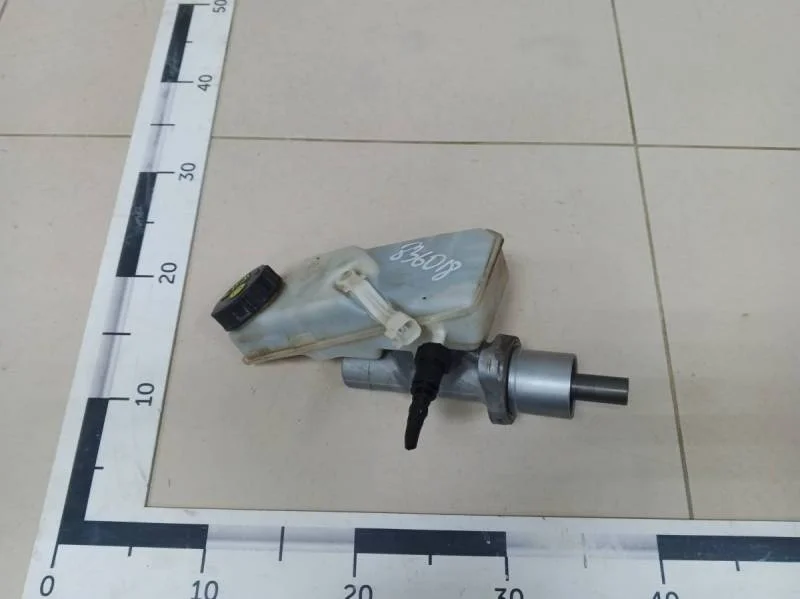 Цилиндр тормозной главный Ford Focus 2 (DB) 2008-2011