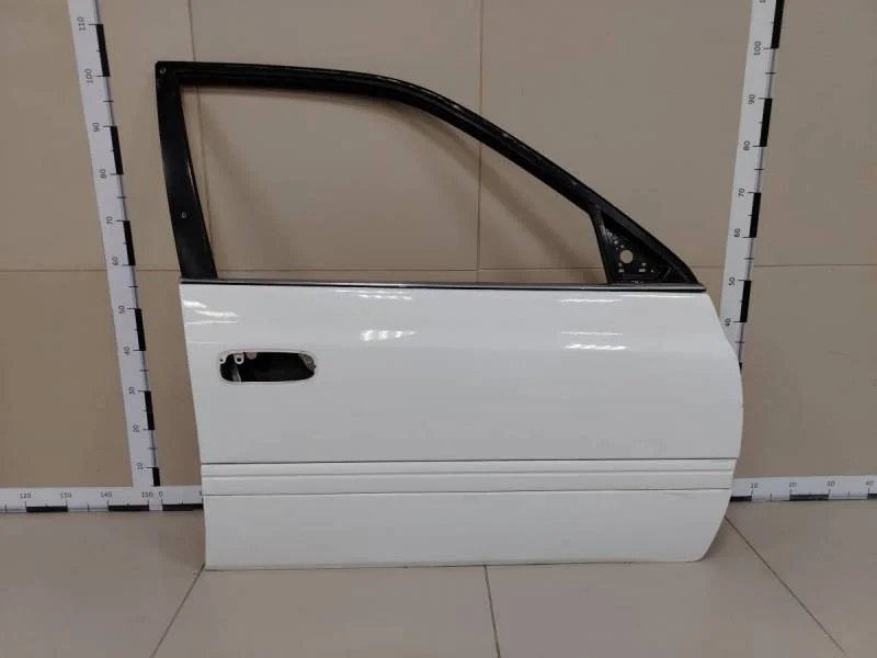Дверь передняя правая Toyota Carina (T210) 1996-2001