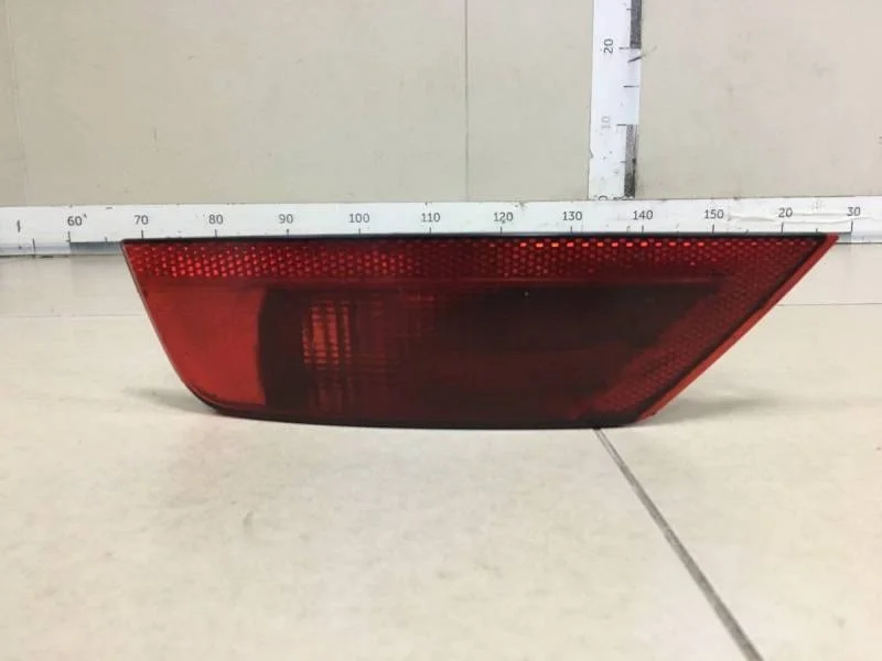 Отражатель в бампер задний левый Ford Focus 2 (DB) 2008-2011