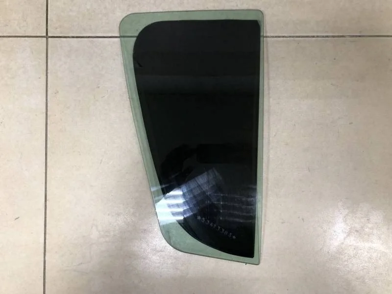 Стекло двери задней правой (форточка) Renault Sandero 2014>