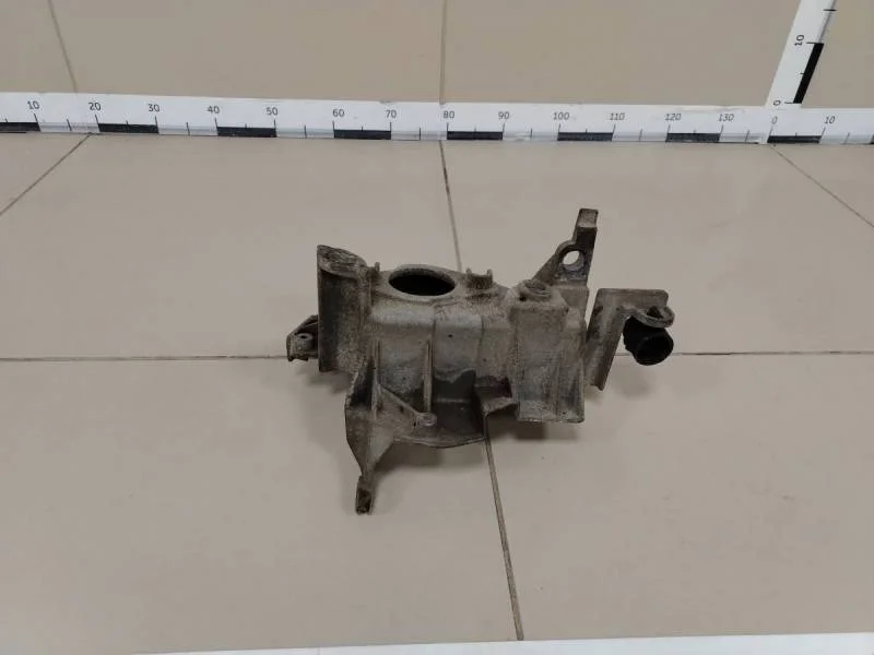 Кронштейн КПП Renault Symbol (1) 2001-2008