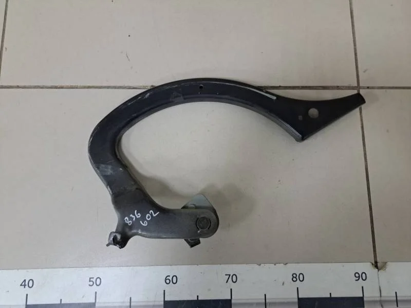 Петля крышки багажника Renault Symbol (1) 2001-2008