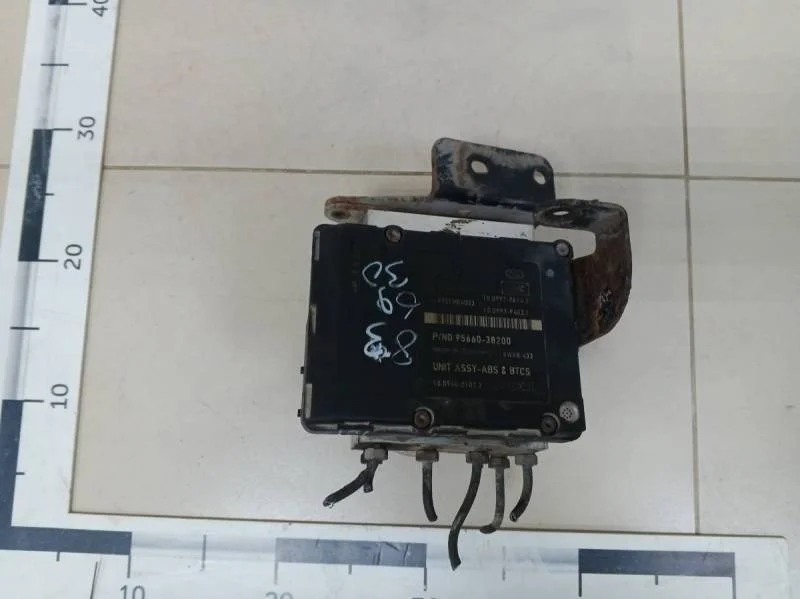 Блок ABS (насос) Hyundai Sonata 4 (EF,Tagaz) 2001-2012