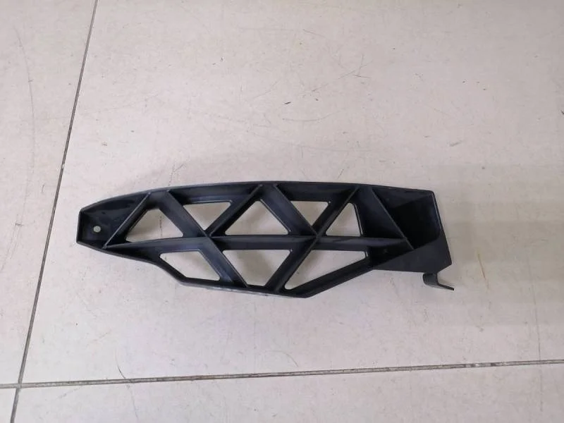 Направляющая заднего бампера левая Skoda Octavia (A5 1Z-) 2004-2013