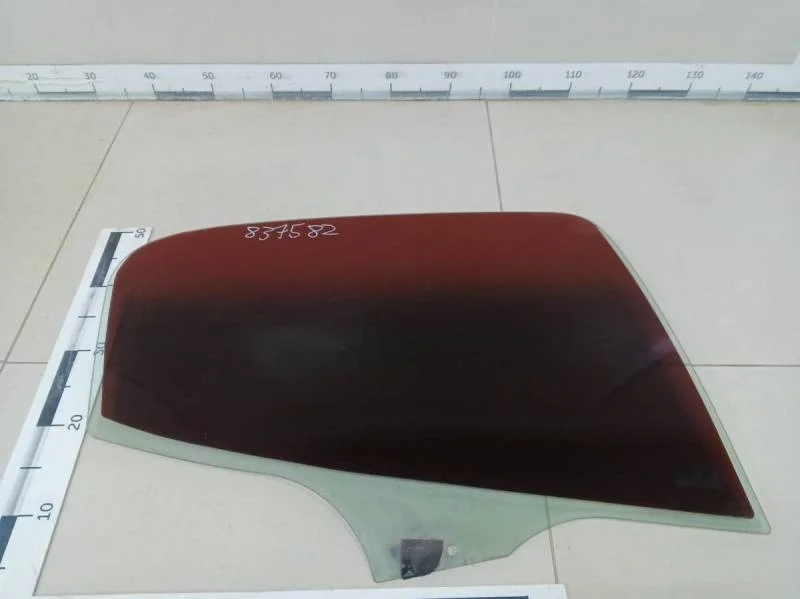 Стекло двери задней правой Peugeot 206 1998-2012