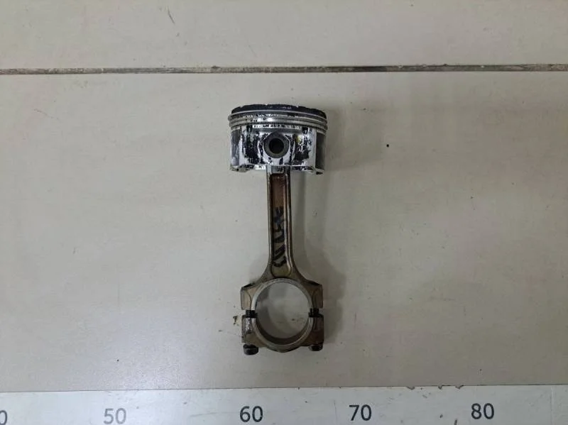Поршень с шатуном Nissan Tiida (C11) 2007-2014