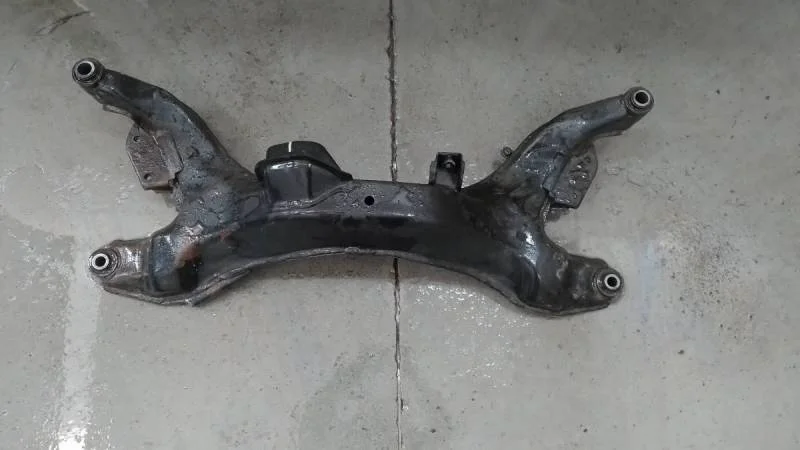 Балка подмоторная Nissan Maxima (A32) 1995-2000