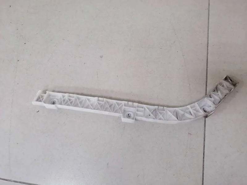 Направляющая заднего бампера правая Mitsubishi Lancer X (CX, CY)  2007>