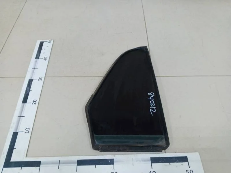 Стекло двери задней правой (форточка) Nissan Tiida (C11) 2007-2014