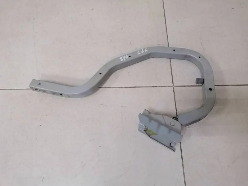 Петля крышки багажника Nissan Tiida (C11) 2007-2014