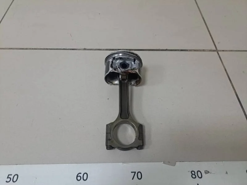 Поршень с шатуном Nissan Tiida (C11) 2007-2014