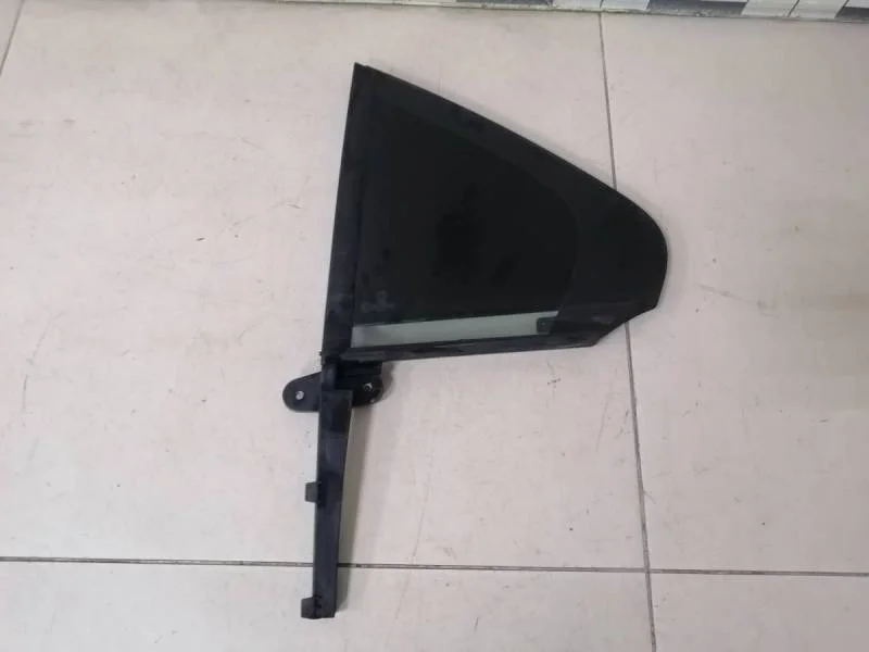 Стекло двери задней левой (форточка) Skoda Rapid 2012-2020