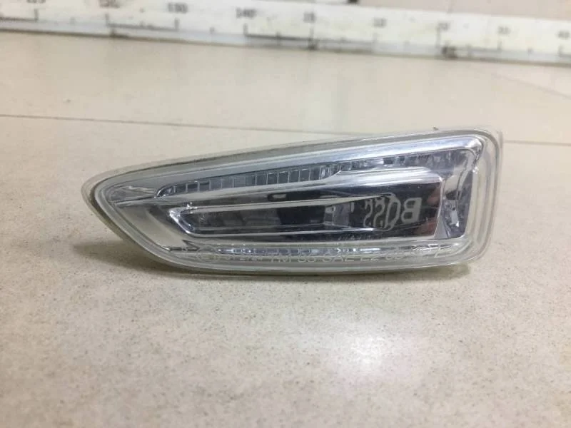 Повторитель на крыло Opel Astra J 2010-2017