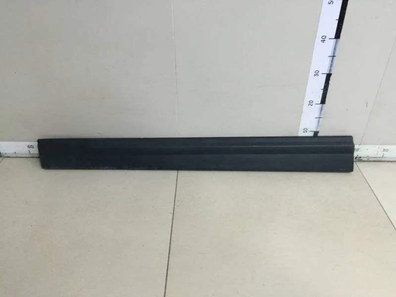 Накладка двери передней левой Kia Sorento (XM) 2009>