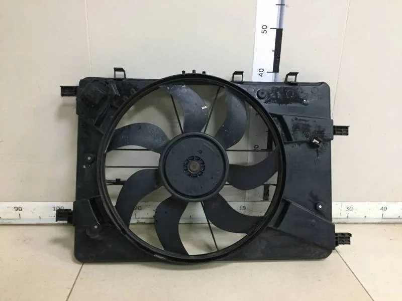 Диффузор вентилятора Opel Astra J 2010-2017