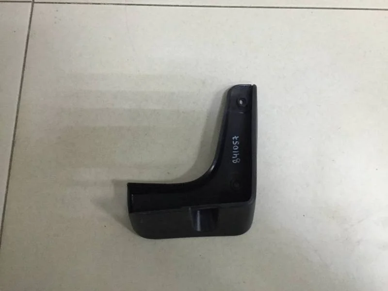 Брызговик задний правый Hyundai Solaris 2017>