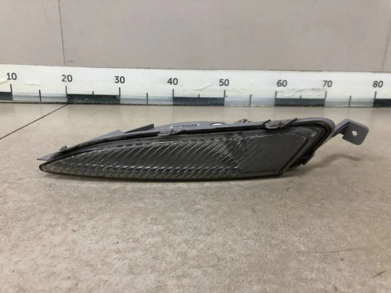 Указатель поворота в бампер левый Opel Astra J 2010-2017