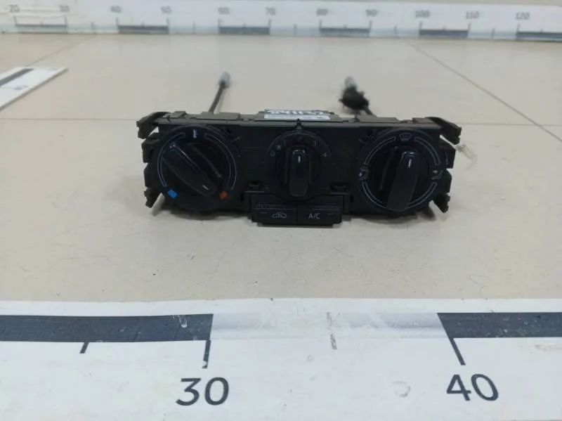 Блок управления отопителем Skoda Rapid 2012-2020