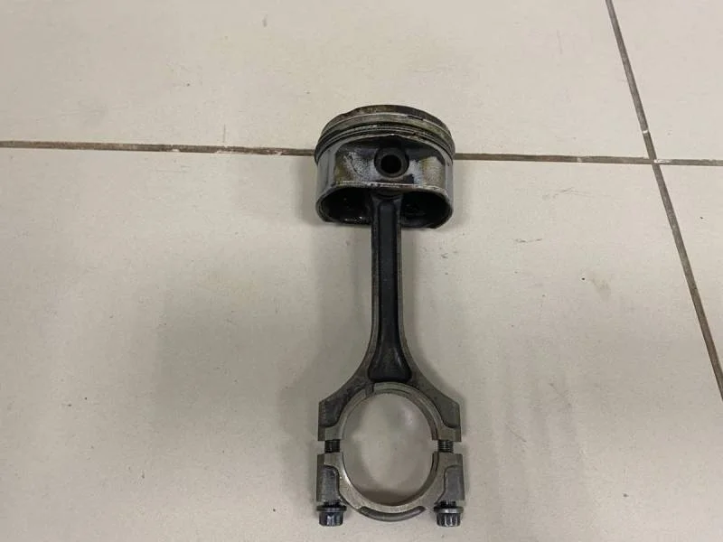 Поршень с шатуном Hyundai Solaris 2010-2017