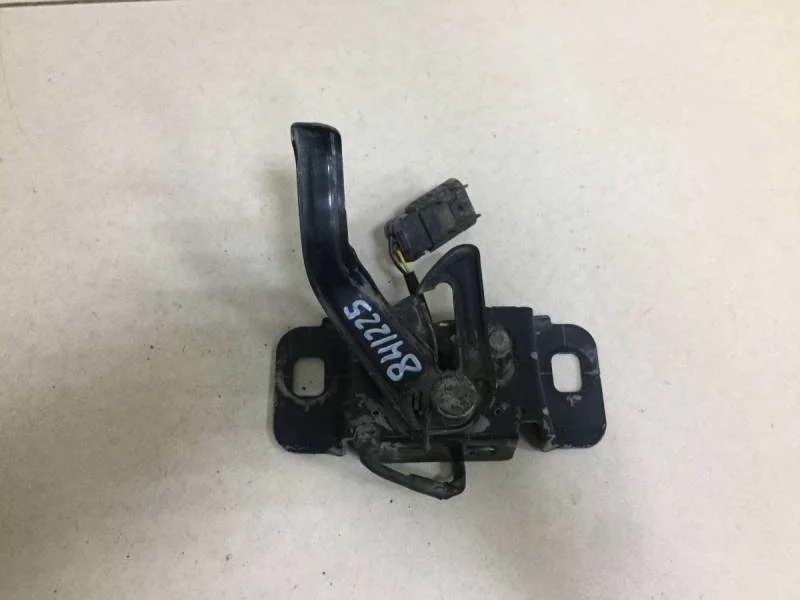 Замок капота Opel Astra J 2010-2017