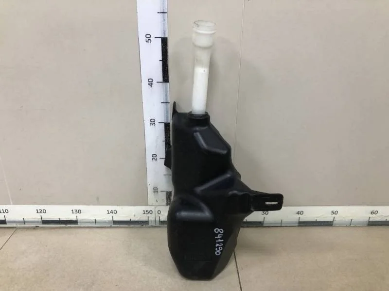 Бачок омывателя лобового стекла Opel Astra J 2010-2017