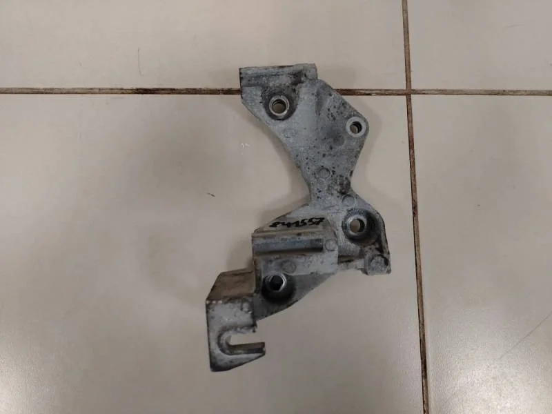 Кронштейн генератора Renault Kaptur 2016>