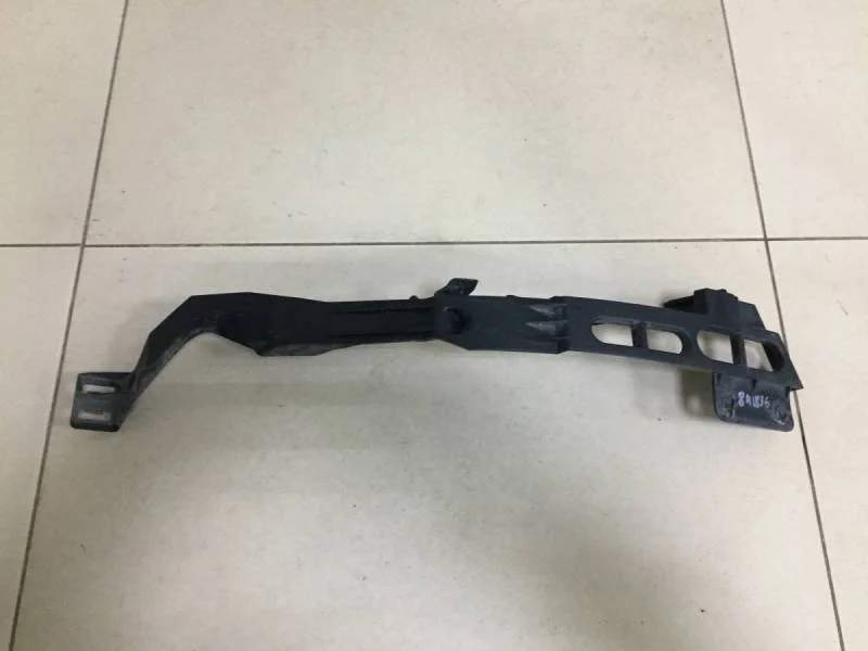 Кронштейн переднего бампера правый Opel Astra J 2010-2017