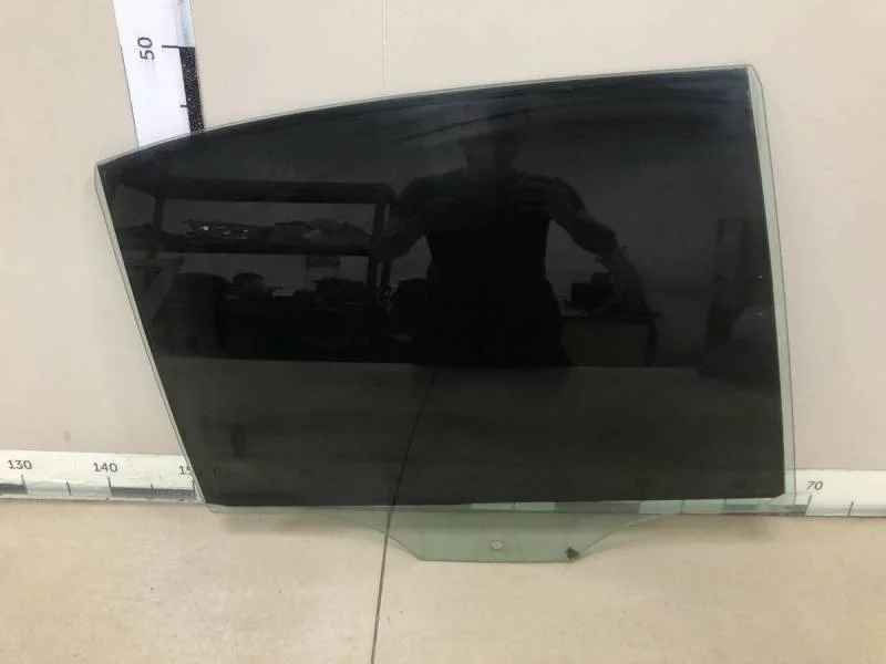 Стекло двери задней правой Skoda Octavia (A5 1Z-) 2004-2013