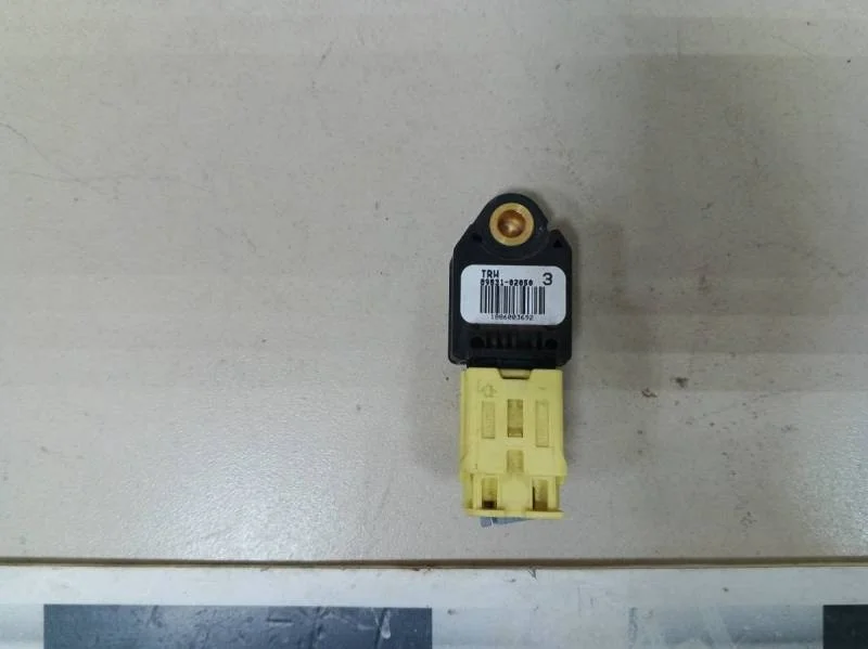 Датчик AIR BAG Toyota Corolla E120 2001-2007