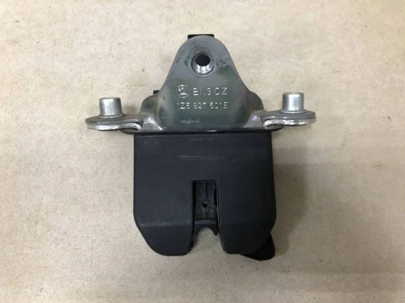 Замок багажника Skoda Octavia (A5 1Z-) 2004-2013