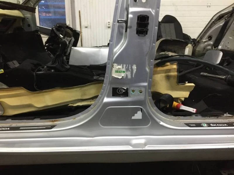 Порог со стойкой левый Skoda Octavia (A5 1Z-) 2004-2013