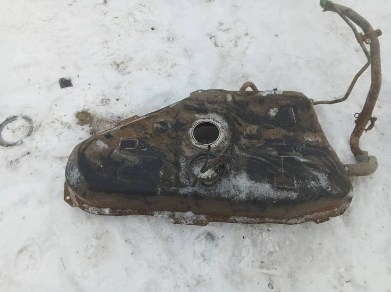 Бак топливный Toyota Corolla E120 2001-2007