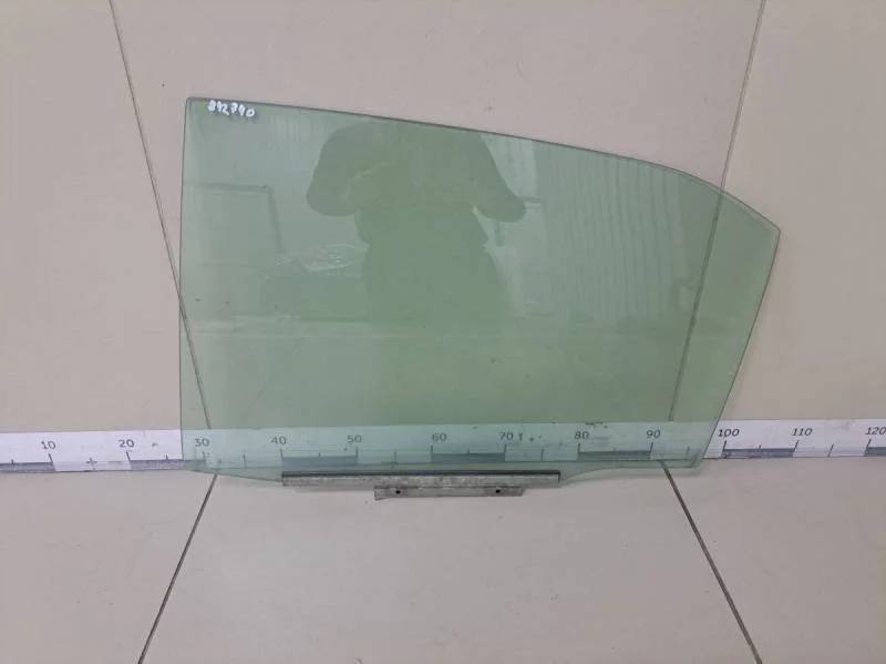 Стекло двери задней левой Toyota Camry (V40) 2006-2011