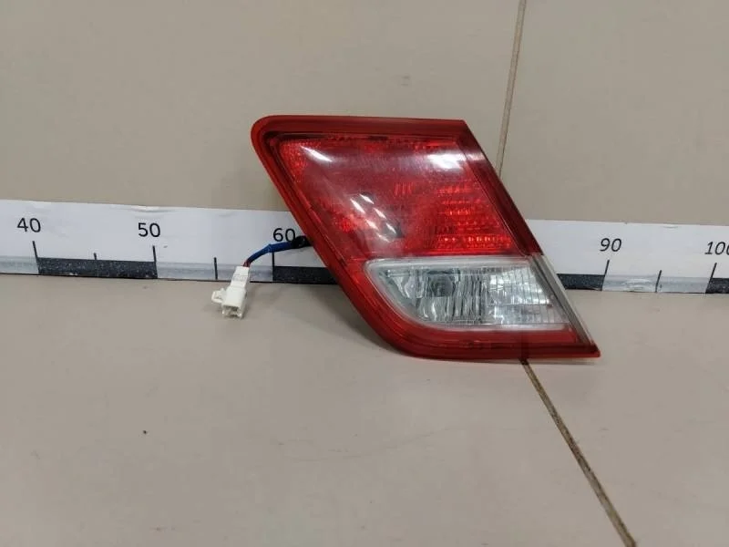 Фонарь задний внутренний левый Toyota Camry (V40) 2006-2011