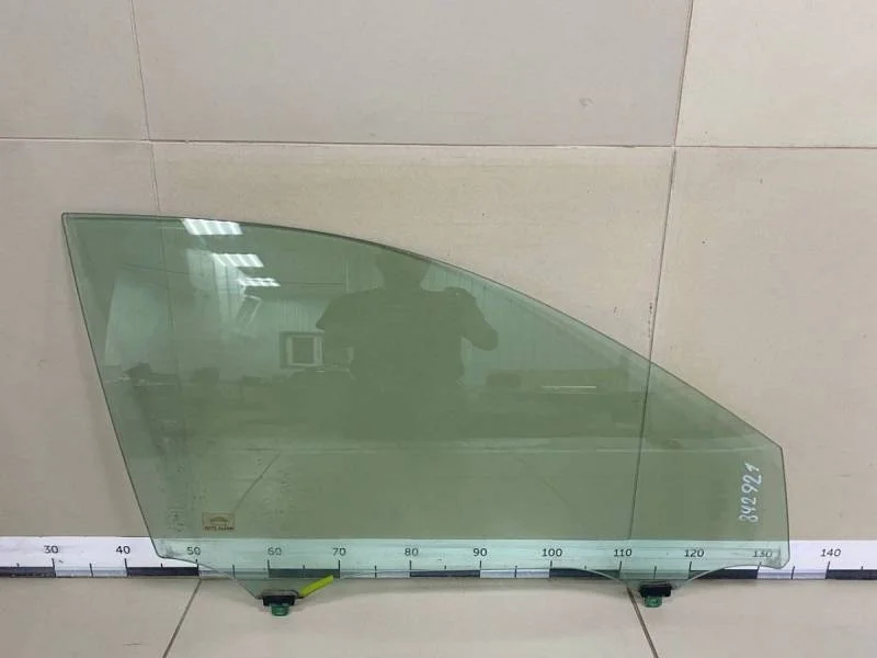 Стекло двери передней правой Toyota Camry (V40) 2006-2011