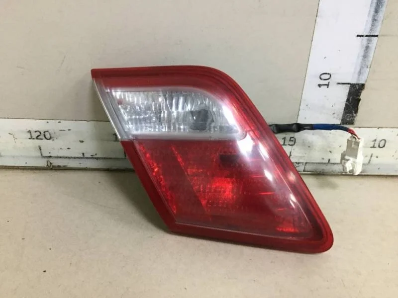 Фонарь задний внутренний левый Toyota Camry (V40) 2006-2011