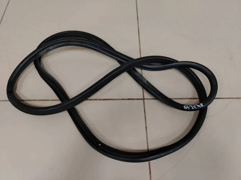 Уплотнитель багажника Toyota Camry (V40) 2006-2011