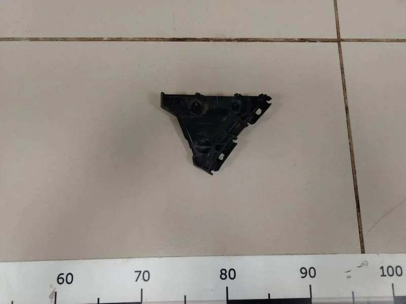 Кронштейн заднего бампера правый Toyota Camry (V40) 2006-2011