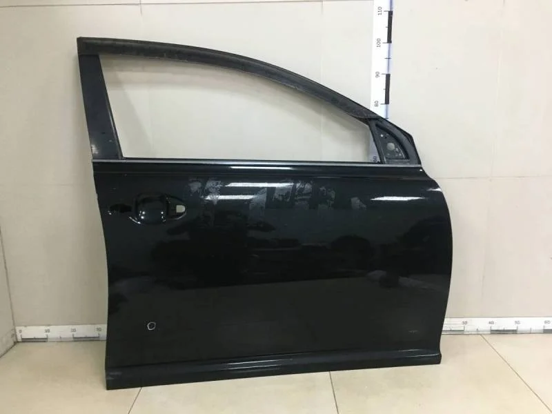 Дверь передняя правая Toyota Avensis (T250) 2003-2009