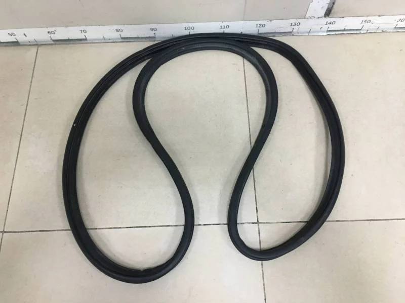 Уплотнитель багажника Toyota Avensis (T250) 2003-2009