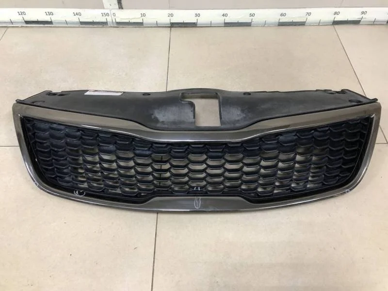 Решетка радиатора Kia Rio 3 (UB) 2011-2017