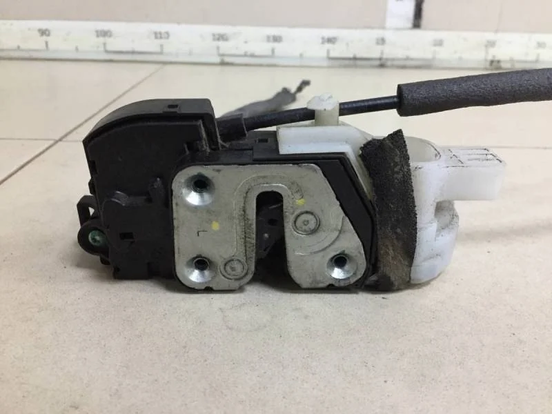 Замок двери передней левой Hyundai ix35 (LM) 2010-2015