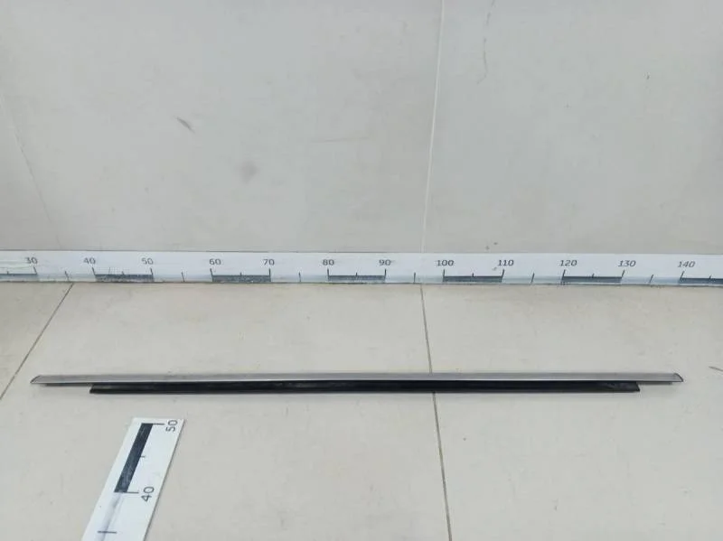 Накладка стекла заднего правого Ford Kuga (CBS) 2012>