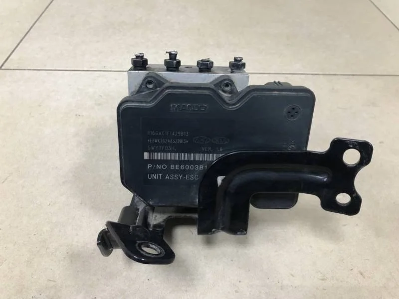 Блок ABS (насос) Hyundai ix35 (LM) 2010-2015
