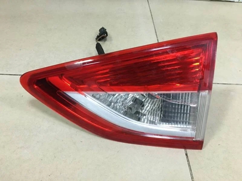 Фонарь задний внутренний правый Ford Kuga (CBS) 2012>