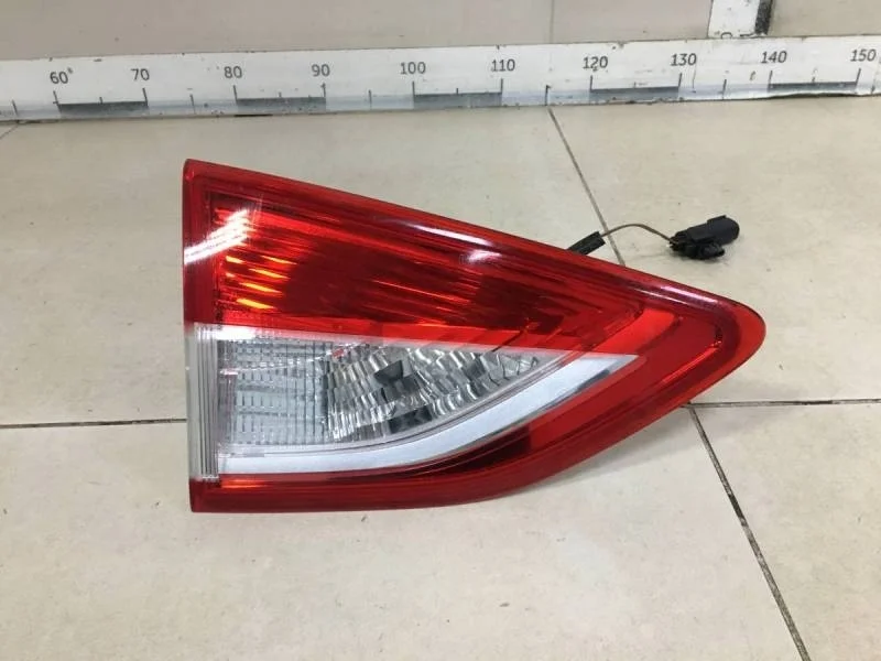 Фонарь задний внутренний левый Ford Kuga (CBS) 2012>